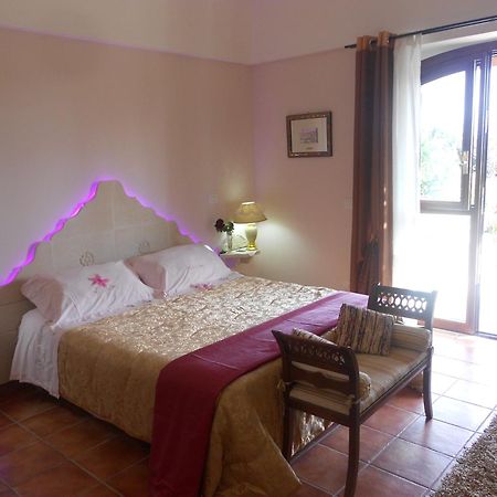 B&B Tenuta Martinelli Monopoli Rum bild